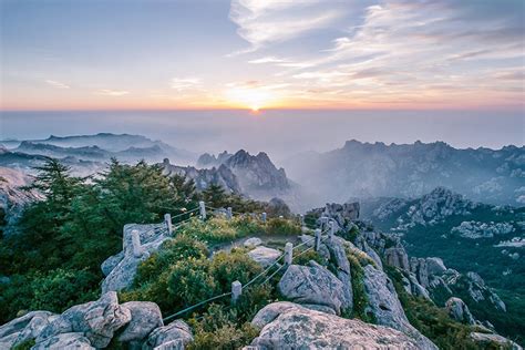 如何坐車去嶗山？嶗山之景，不僅僅是山水之間的自然之美，更蘊含著人們對於旅行與探索的熱愛。